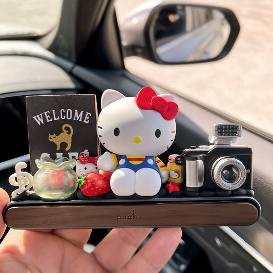 Retro kitty dashboard ornament with gift box and hidden parking number plate – 1980, 1984, 2010 styles