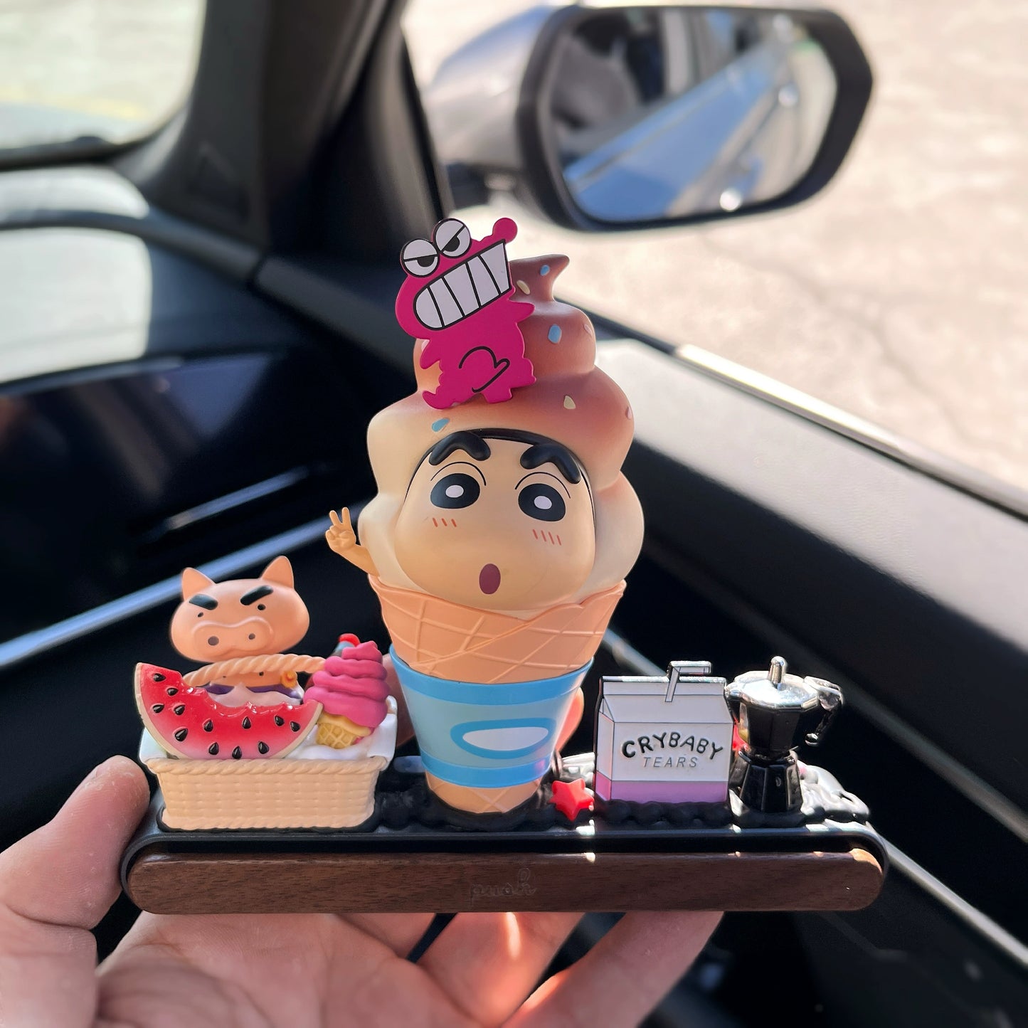 Crayon Shin-chan Dashboard Ornament