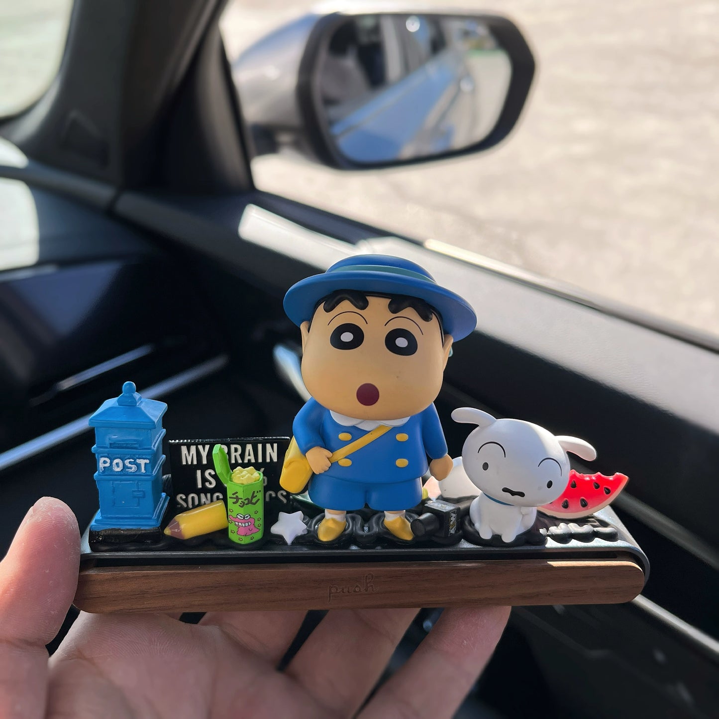 Crayon Shin-chan Dashboard Ornament